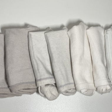 7 Paar weisse Socken, unterschiedliche Weisstöne