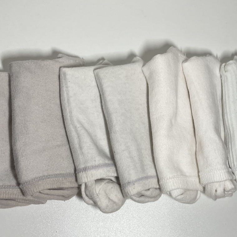 7 Paar weisse Socken, unterschiedliche Weisstöne
