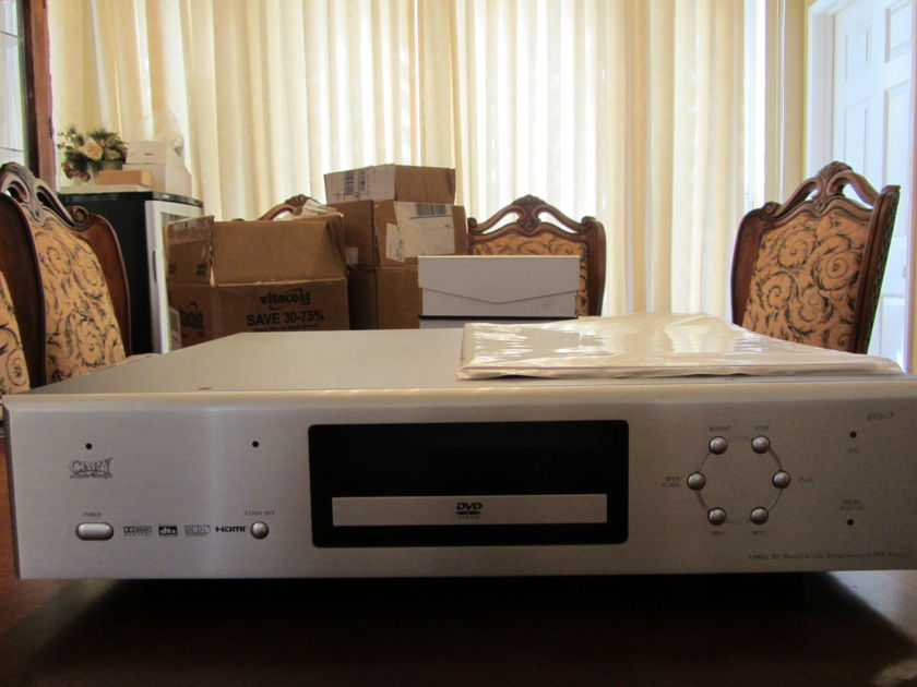 CARY DVD 7 IN SILVER COLOR TOP OF THE LINE DVD PLAYER FROM CARY AUDIO ( VERY LOW PRICE )