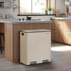 SONGMICS Kitchen Trash Can