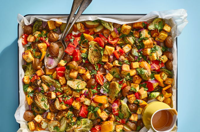 Plaque de légumes rôtis et tofu