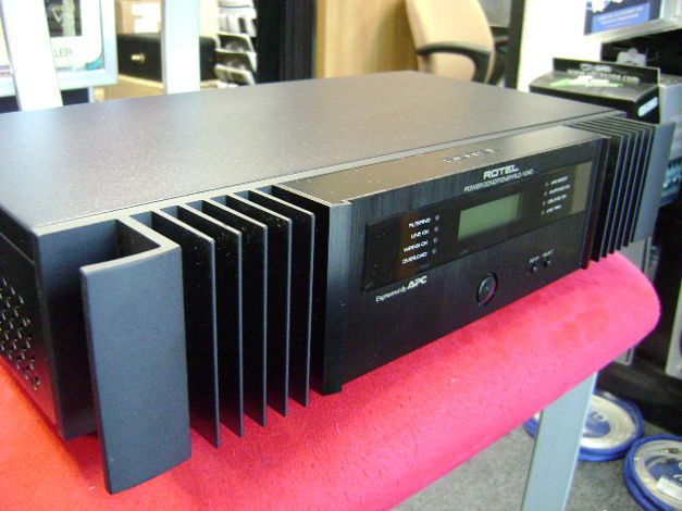 Rotel  RLC-1040 Audio/Video Power Conditioner