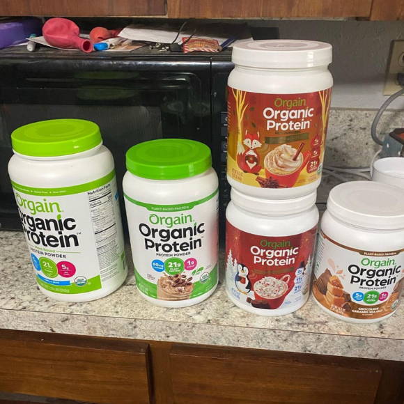 customer show his pack of orgain protein