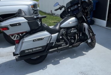 2020 HARLEY-DAVIDSON ULTRA LIMITED motorcycle for rent near Spring Hill, FL