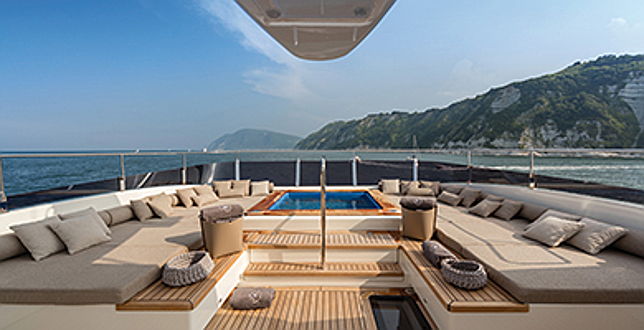  Cannes
- Yacht designé par Boutsen Design