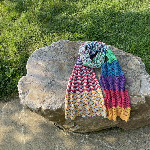 Gehäkelter Wellenschal Laura