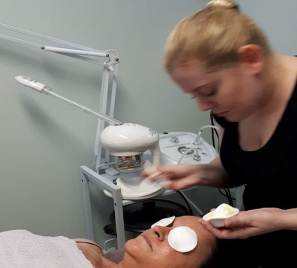Lovely Skin and Beauty - Skin Tightening – Full Face - Image 2
