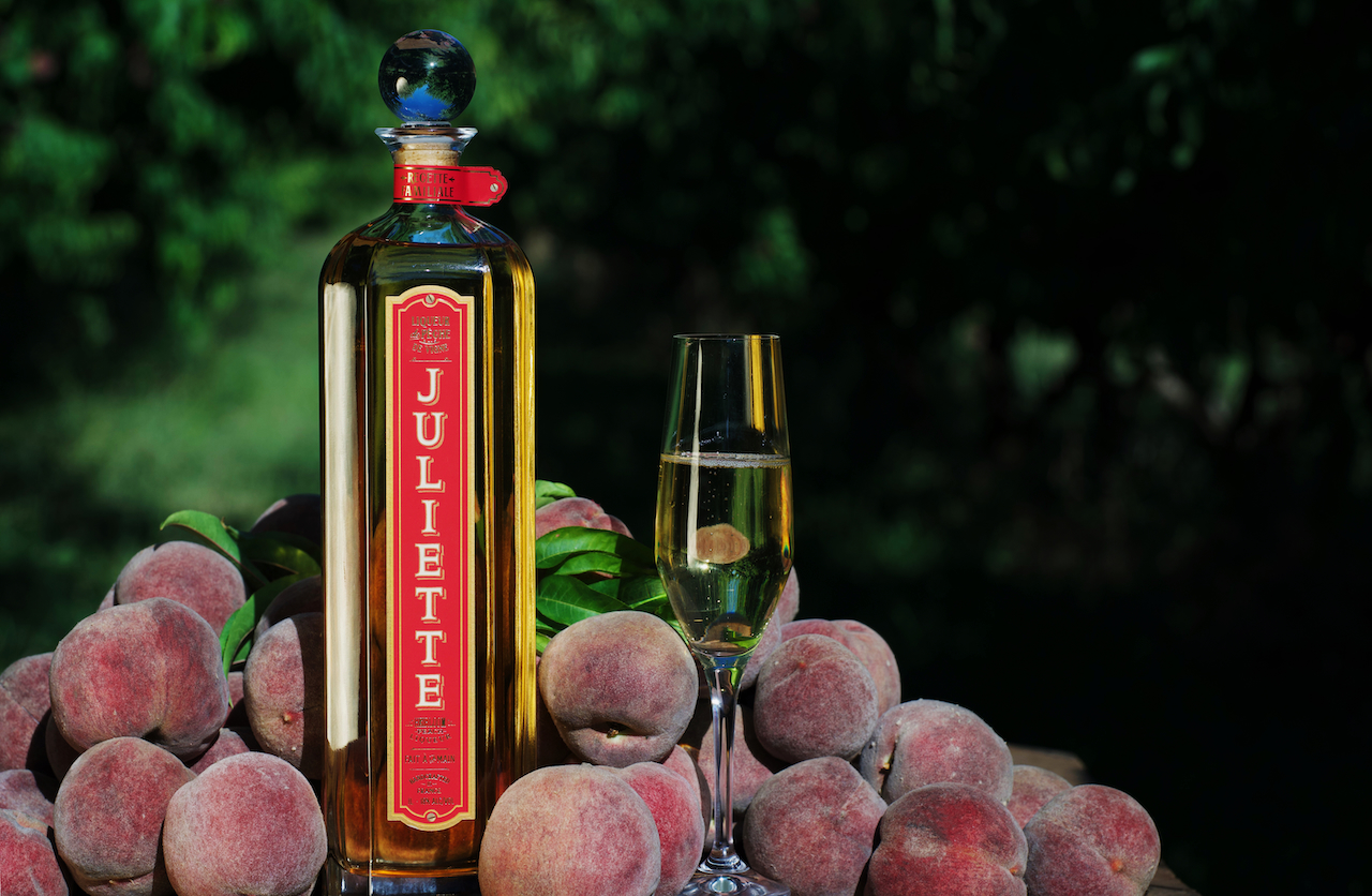 Juliette’s Perfume-Inspired Liqueur Has All the Glamour of an Art Deco Vanity