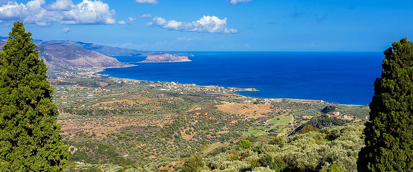  Athen
- Ob Sie ein Grundstück, ein exklusives Haus oder eine Ferienimmobilien kaufen möchten - der Peloponnes überzeugt mit diversen Standortvorteilen und zudem mit bezaubernder Natur.