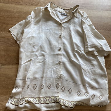 White/Beige shirt with pattern