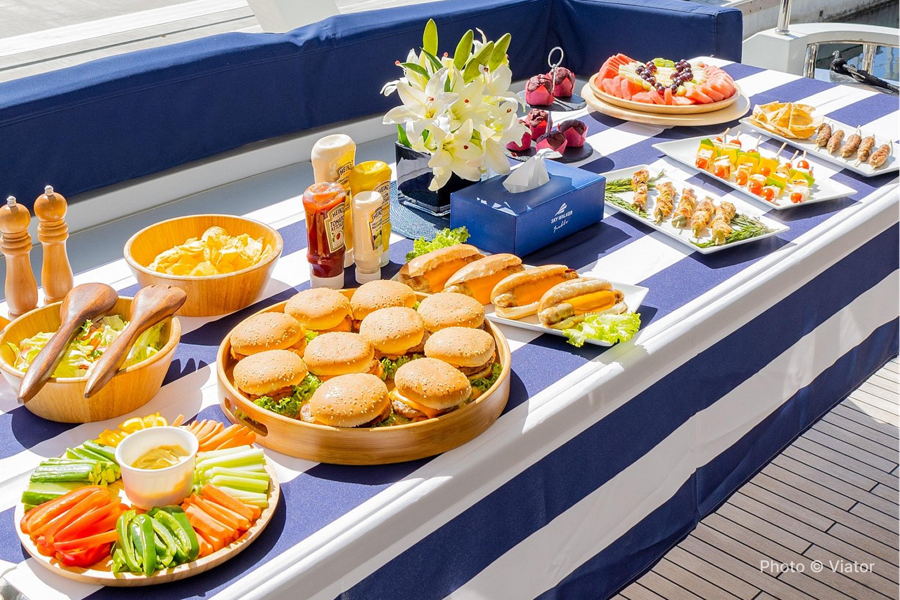 Dubai Luxury Yacht Tour with Live BBQ & Drinks - photo 4
