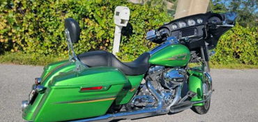 2015 HARLEY-DAVIDSON FLHX STREET GLIDE (CSTM COLOR) motorcycle for rent near Sarasota, FL