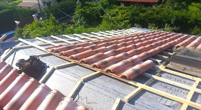 Rénovation de la couverture en tuiles romanes d’une villa à Mougins — photo 16 sur 24 — CEG TOITURE