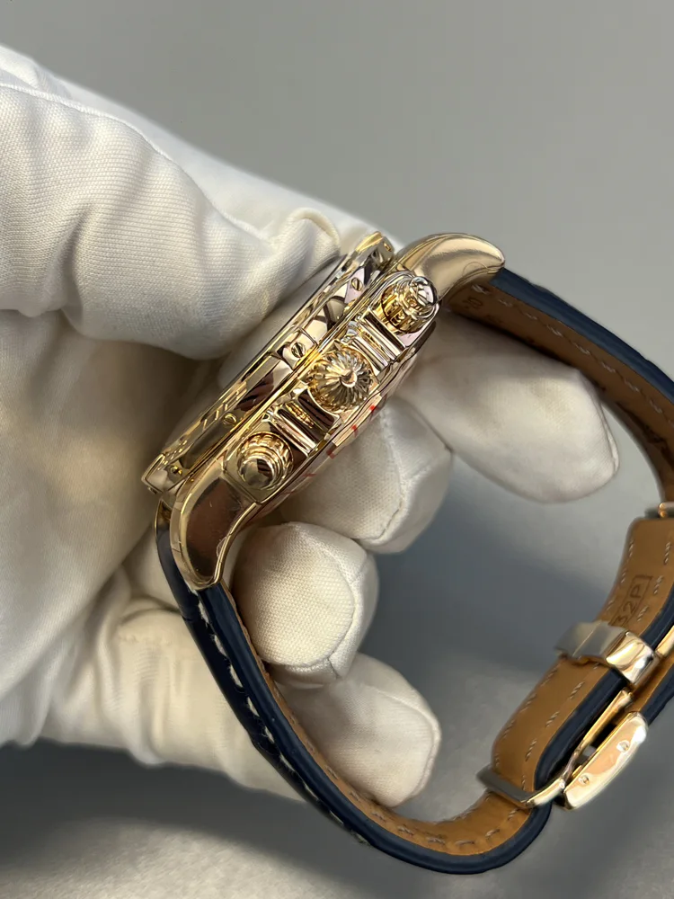 HB011012/B957 full set 2012. Official Breitling service done in 2025.