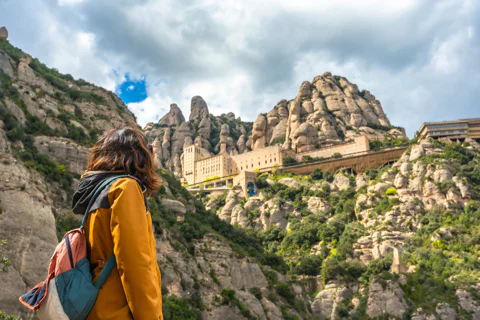 Montserrat Guided Tour with Round-Trip Bus Transfer from Barcelona