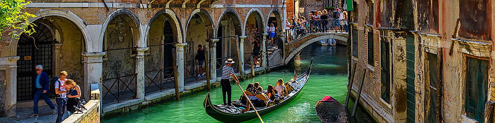 Venezia
- calli-piu-strette-di-venezia.jpg