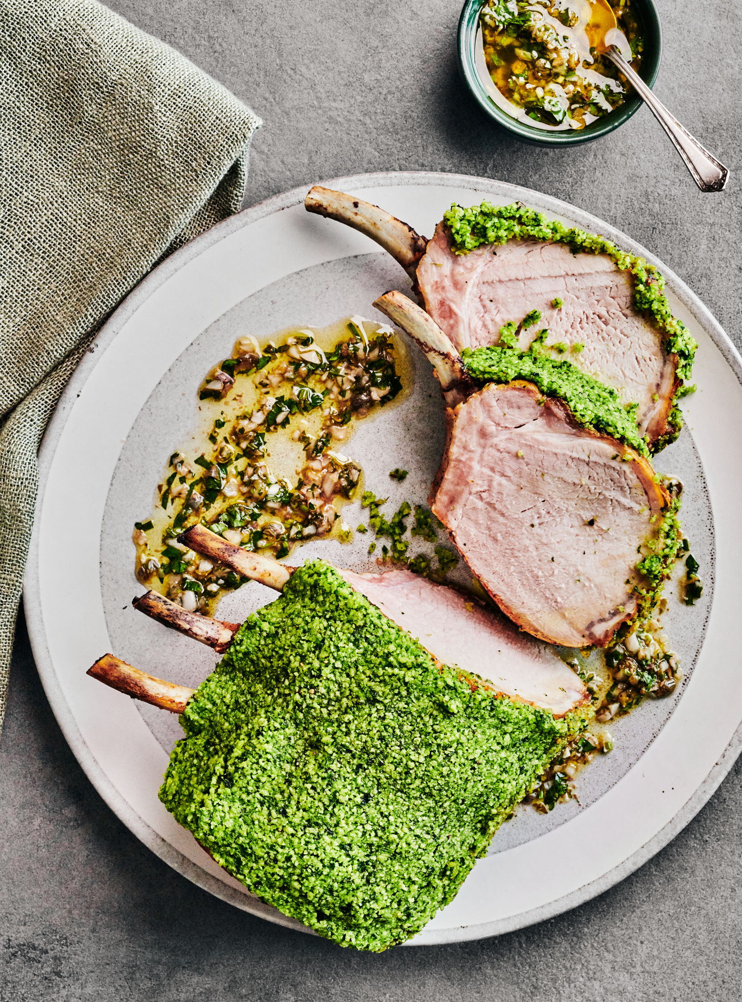 Herb-Crusted Rack of Pork | RICARDO
