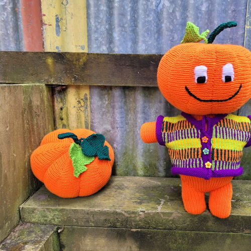 Pumpkin cutie toy in 8 ply yarn