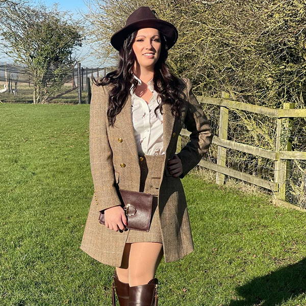 Surrey tweed outfit for women in the countryside
