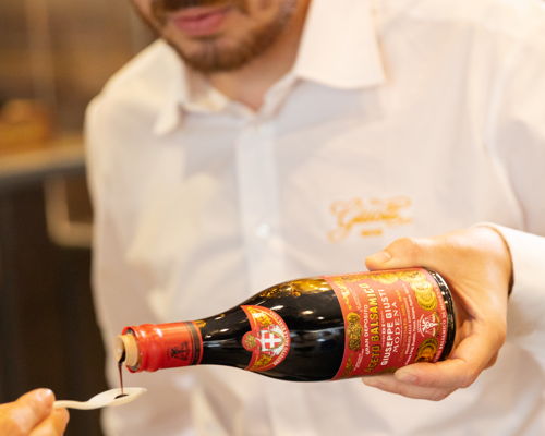 Food & Wine Tours Milan: Tasting Masterclass of Giusti Balsamico di Modena