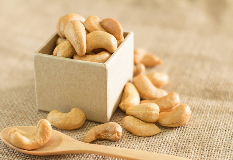 カシューナッツ食べすぎ