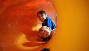 boys softplay tunnel heads