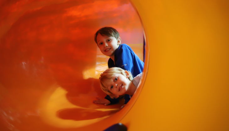 boys softplay tunnel heads