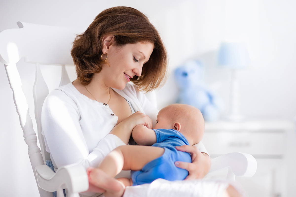 scholarly articles on breastfeeding vs bottle feeding