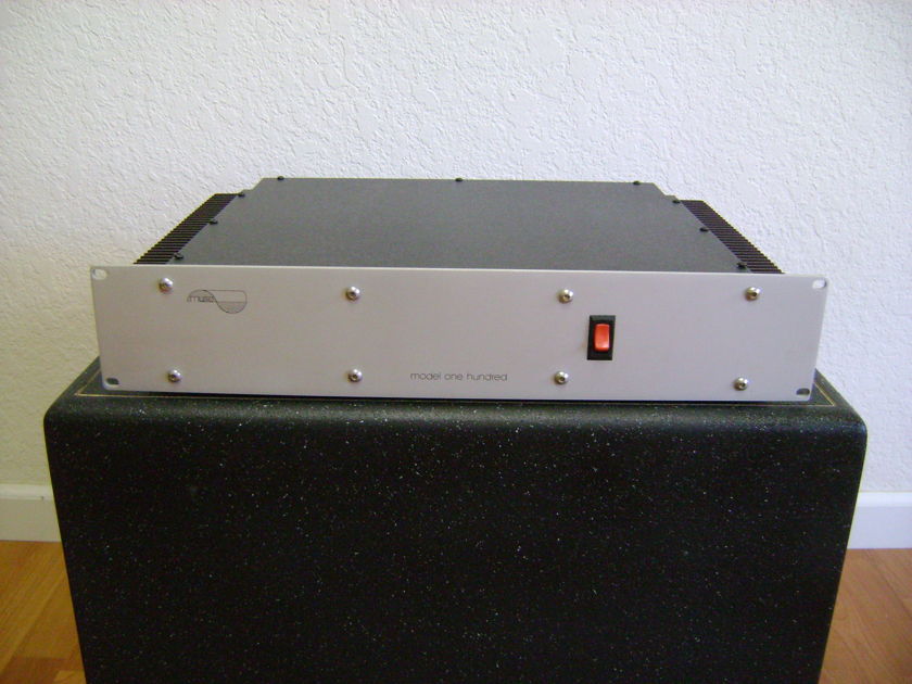 Muse Model  100 Stereo Power Amp  Silver
