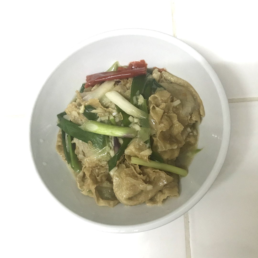 Had yong tau foo for dinner. Cooked using my new cast iron skillet. Feeling proud 😊