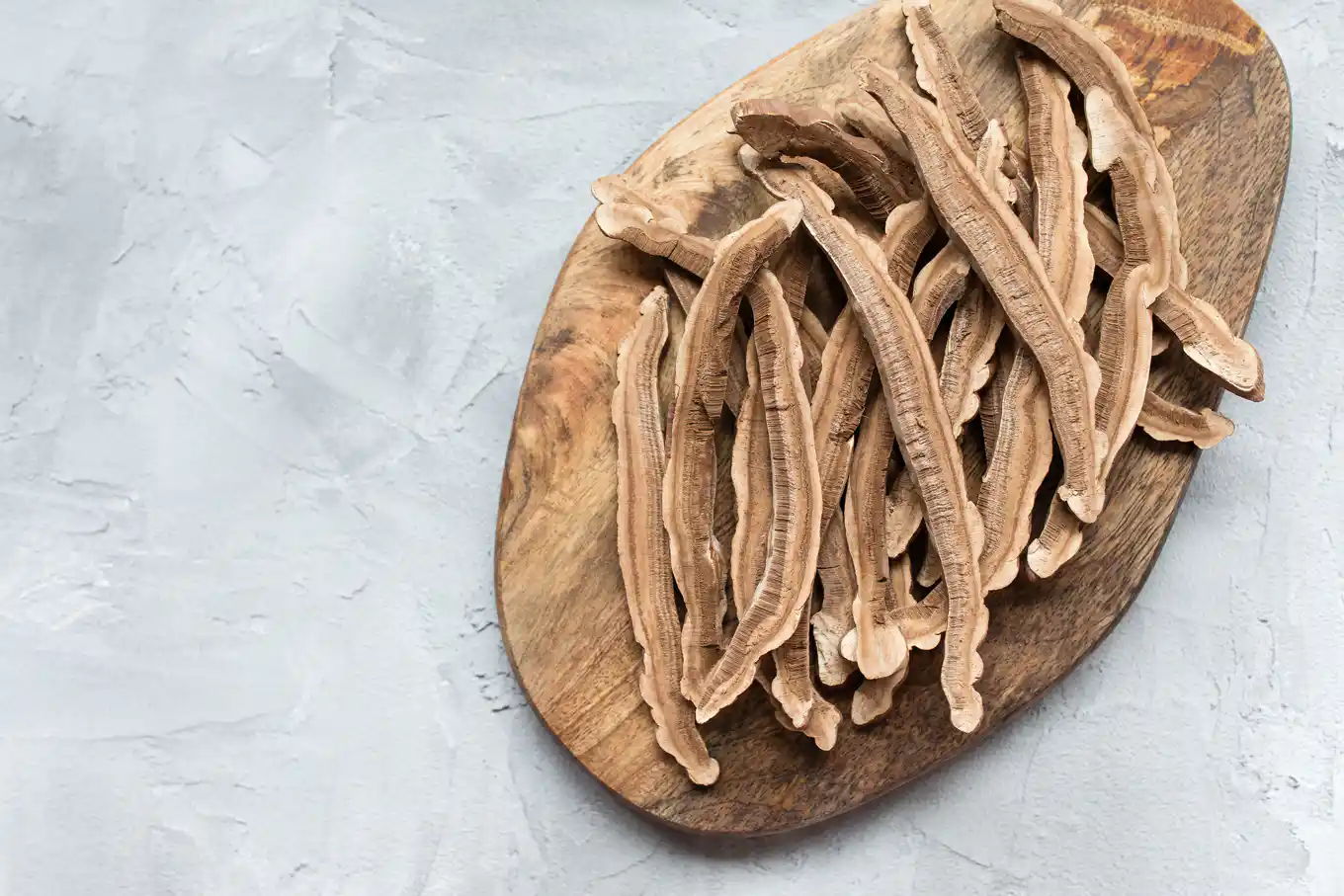 Adaptogenic Mushrooms 101: Benefits, Types, & How to Use Them