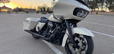2022 HARLEY-DAVIDSON ROAD GLIDE SPECIAL motorcycle for rent near El Paso , TX
