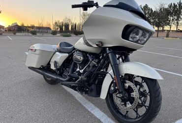 2022 HARLEY-DAVIDSON ROAD GLIDE SPECIAL motorcycle for rent near El Paso , TX