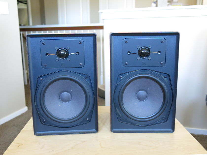 ADS 400 Speakers Classic speakers in excellent condition!