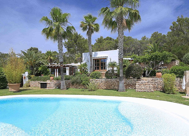  Ibiza
- Villa for sale with pool in the popular town of Santa Eulalia, Ibiza