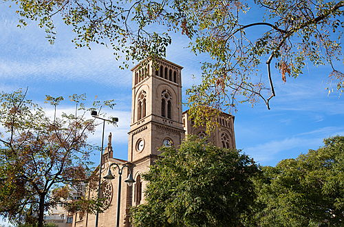  Port Andratx
- Sakralbauten wie die Sant Magi Kirche in Palmas Stadtteil Santa Catalina prägen das Erscheinungsbild der Region und tragen spürbar zum mediterranen Flair bei