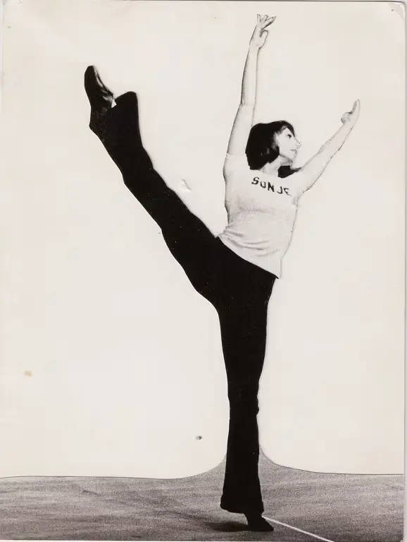 Photo of Sonje when she was a teenage dancing