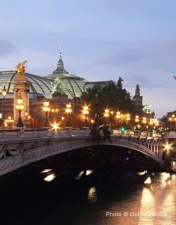 Experience the beauty and romance of Paris 