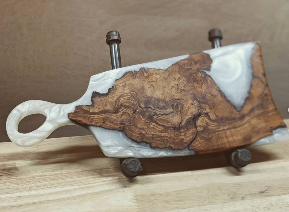 resin and wood cutting board 