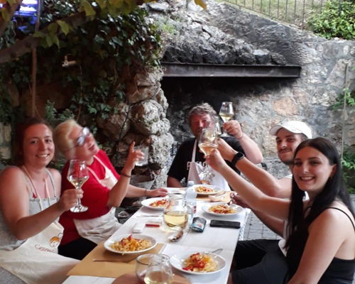 Cooking classes Verona: Pizza experience: doughs and toppings to enjoy together