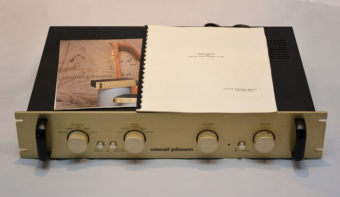 Conrad Johnson PV8 Pre-Amplifier