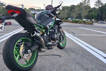 2025 KAWASAKI Z900 SE ABS motorcycle for rent near Hopedale, MA