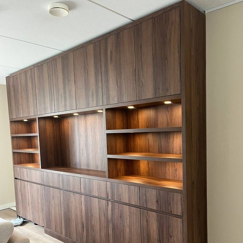 Wandkasten op maat, klantproject Houtenmeubelshop