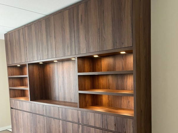 Wandkasten op maat, klantproject Houtenmeubelshop