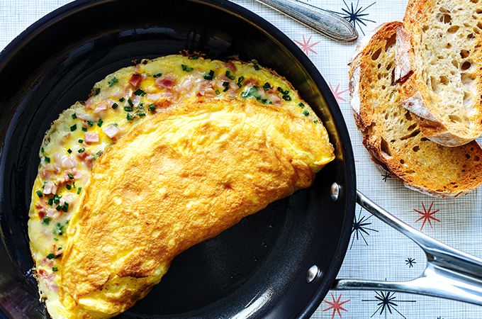 Omelette jambon-fromage