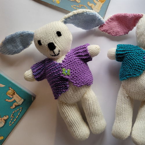 Little rabbit soft toy in 8 ply