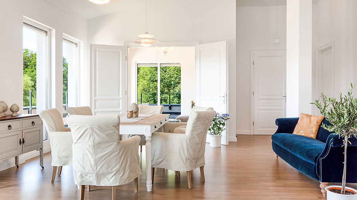  Graz
- ichtdurchflutete freundliche Räume, hochwertige Materialien kombiniert mit einem eleganten überwiegend in Weiß gehaltenen Farbkonzept vermitteln Luxus und Komfort auf einer Wohnfläche von 112 m².