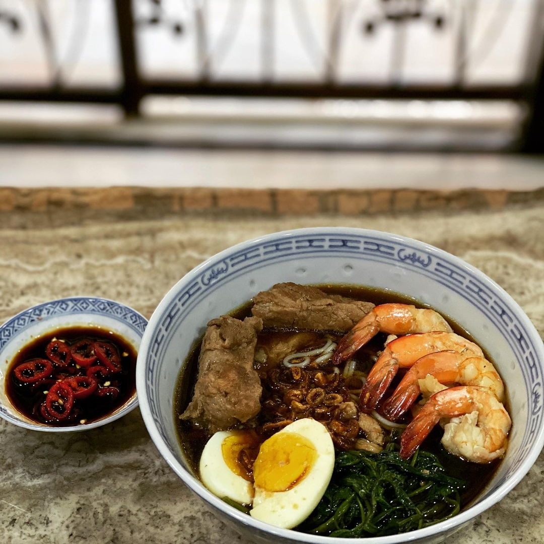 Singapore style prawn and pork rib noodles