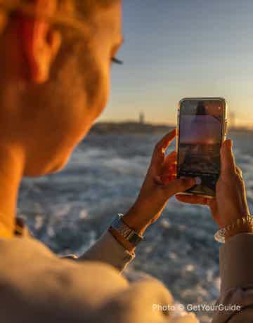 Take photos of incredible beauty of the city