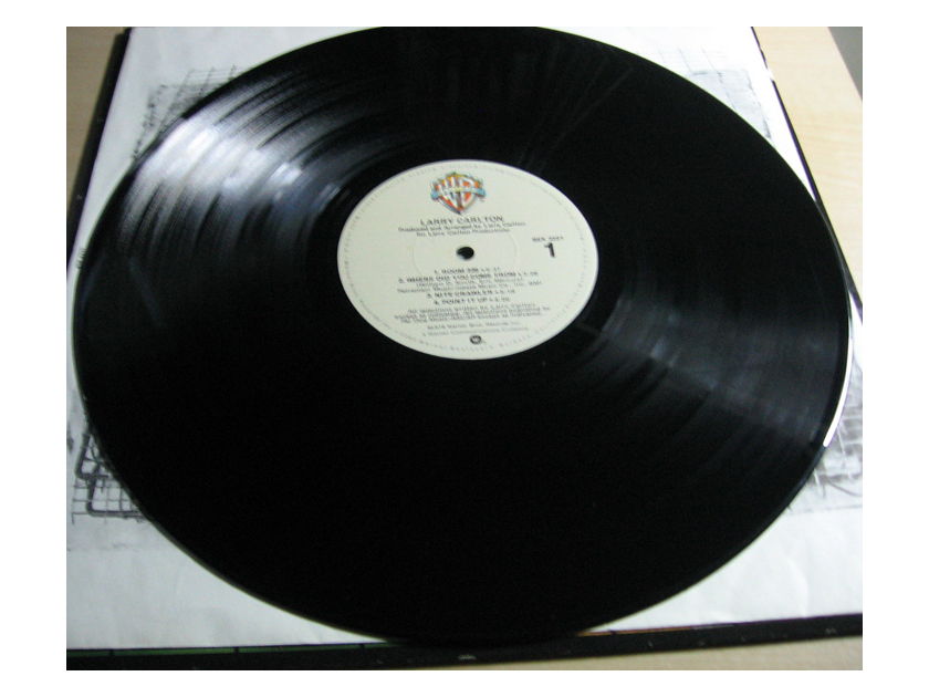 Larry Carlton - Larry Carlton - 1978 Warner Bros. Records BSK 3221